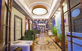 Hotel Black Tulip  4*